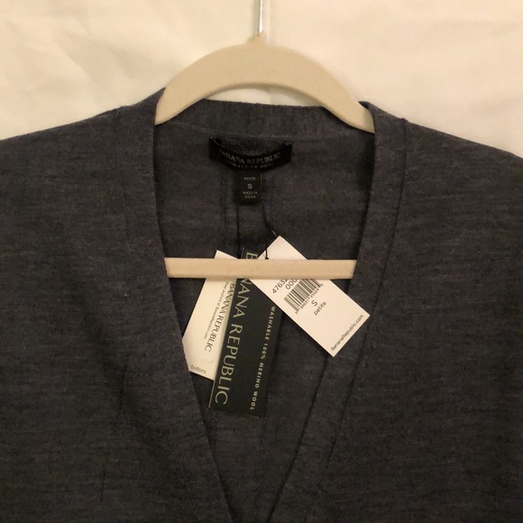 NWT Banana Republic Merino Boyfriend Cardigan, size S petite, Charcoal - Picture 2 of 4